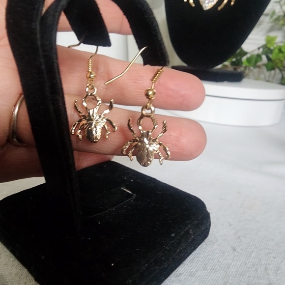 Gold Statement Spider Necklace and Earrings Set - Picture 10 of 10
